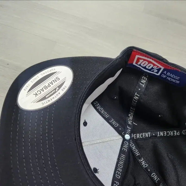 [BUNJANG] 100% Essential Snapback Hat - Black &amp; Charcoal / 100% 에센셜 스냅백 모자 - 블랙&amp;차콜