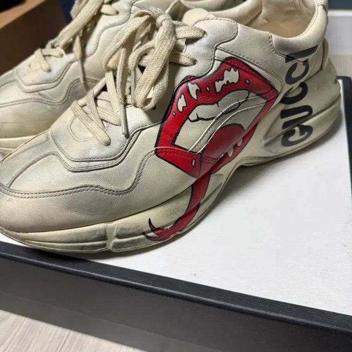 [BUNJANG] Gucci Rhyton Lip Dirty Sneakers / [9] 구찌 라이톤 입술더티 스니커즈