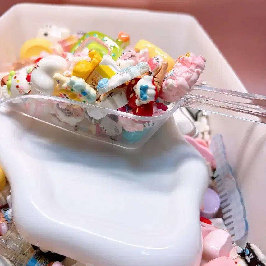 [BUNJANG] Kitty Parts Scoop - Random Mix (35pcs+) / 키티파츠스쿱 랜덤1봉(대략35pcs이상)