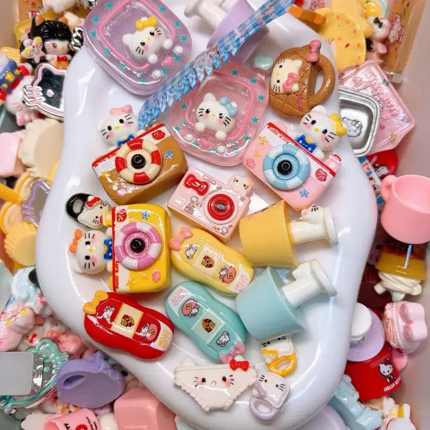 [BUNJANG] Kitty Parts Scoop - Random Mix (35pcs+) / 키티파츠스쿱 랜덤1봉(대략35pcs이상)