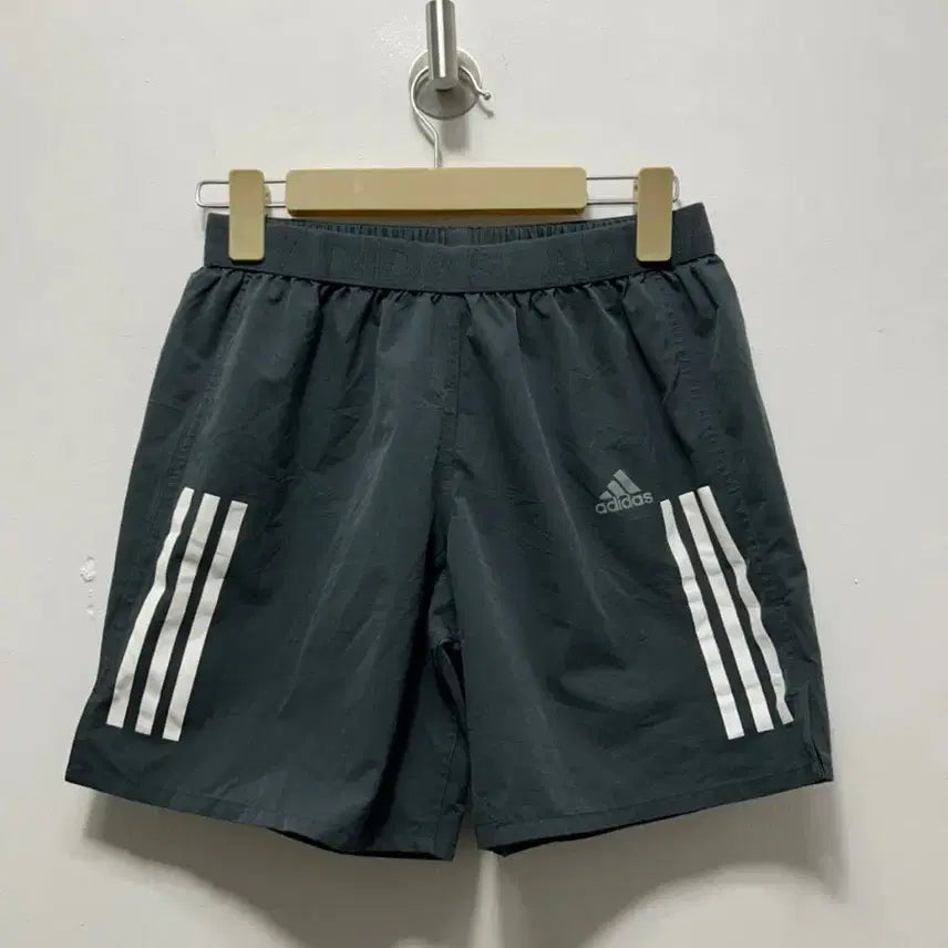 [SOLD OUT] 아디다스 삼선 트레이닝 반바지 블랙 M