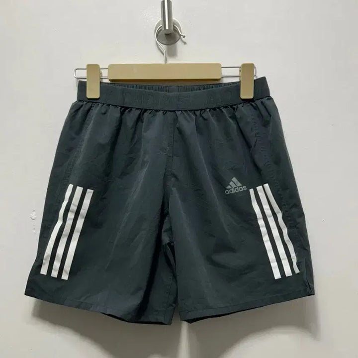 [SOLD OUT] 아디다스 삼선 트레이닝 반바지 블랙 M