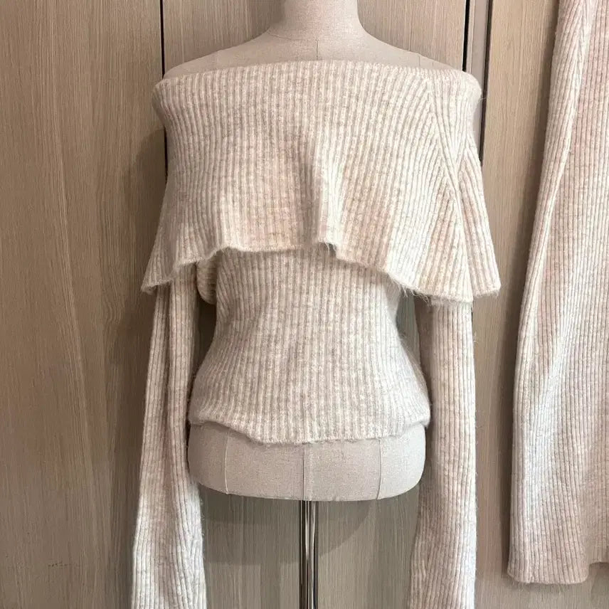 [BUNJANG] Yeori Fit Ivory Off-Shoulder Ribbed Knit Two-Piece Set / 여리핏 아이보리 오프숄더 골지 니트 투피스 세트 롱스커트 셋업 s m