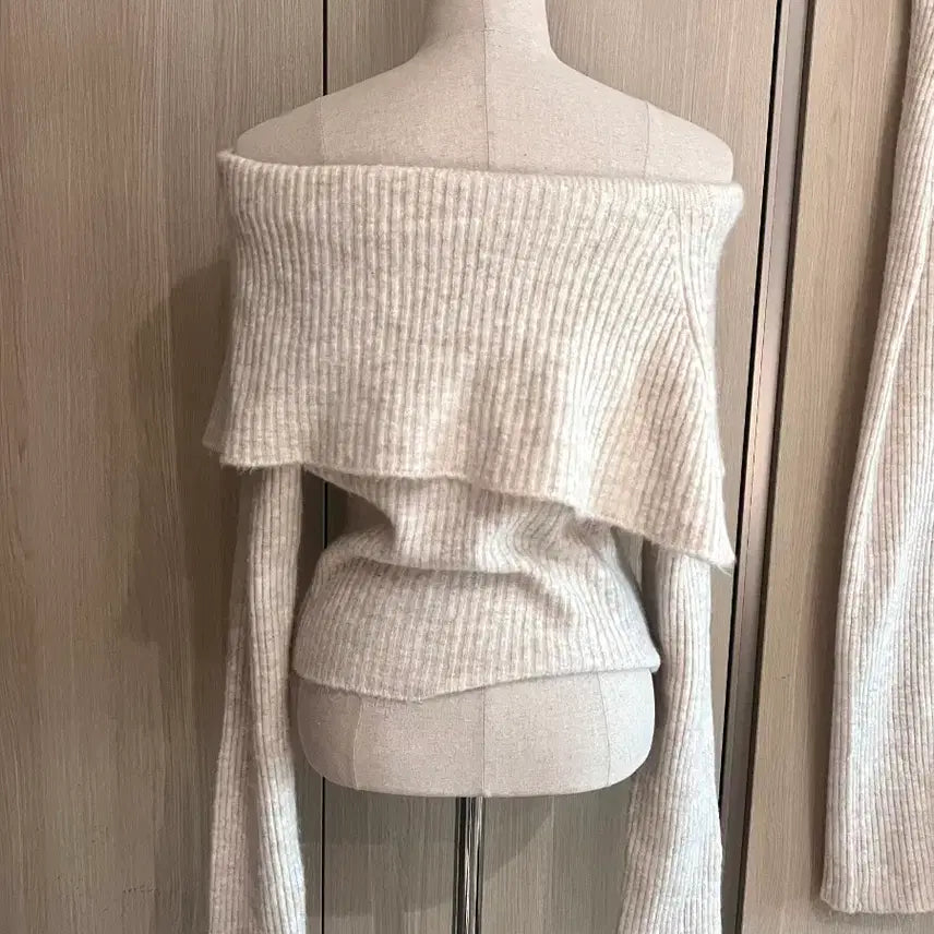 [BUNJANG] Yeori Fit Ivory Off-Shoulder Ribbed Knit Two-Piece Set / 여리핏 아이보리 오프숄더 골지 니트 투피스 세트 롱스커트 셋업 s m