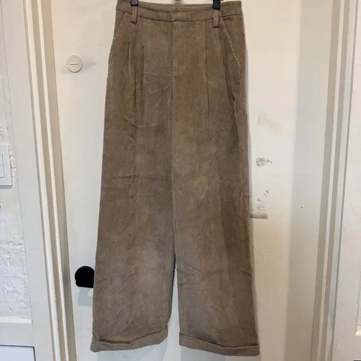 [BUNJANG] Avie Muah Corduroy Pants / Avie muah 아비에무아 코듀로이 바지