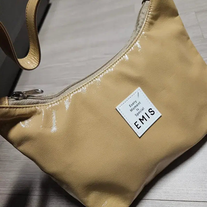 [BUNJANG] Emis Beige Shoulder Bag / emis 에미스 숄더백 베이지