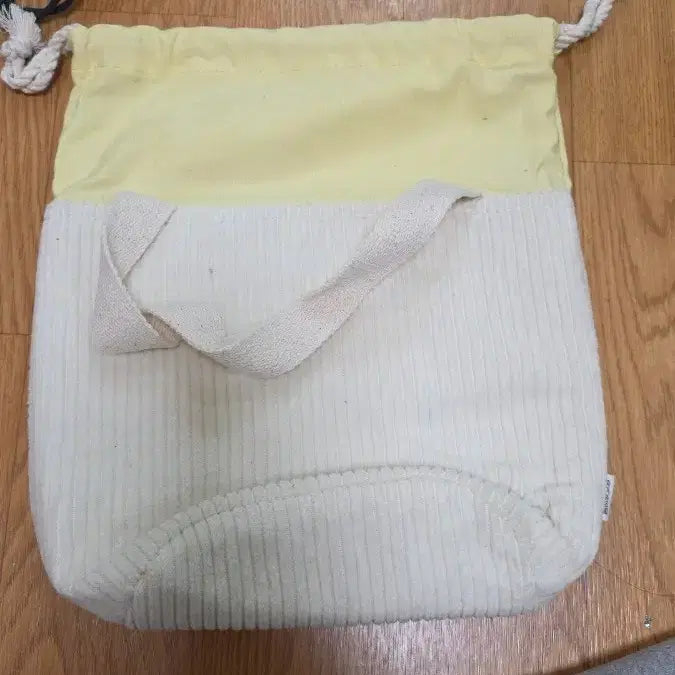 [BUNJANG] H.O.T Son Ho Young Cooling Bag / 봄이왔 호영 보냉백 손호영