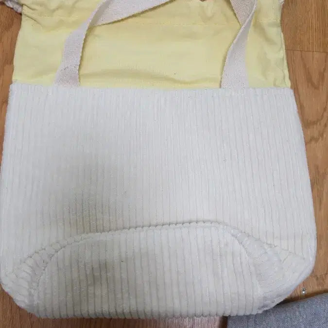 [BUNJANG] H.O.T Son Ho Young Cooling Bag / 봄이왔 호영 보냉백 손호영