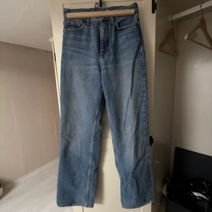 [SOLD OUT] Cos 코스 청바지