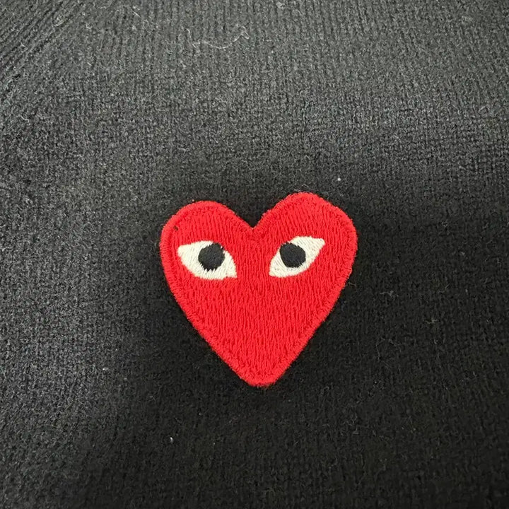 [BUNJANG] Comme des Garcons Black Cardigan M / 꼼데가르송 블랙 가디건 하트 와펜M 남성용