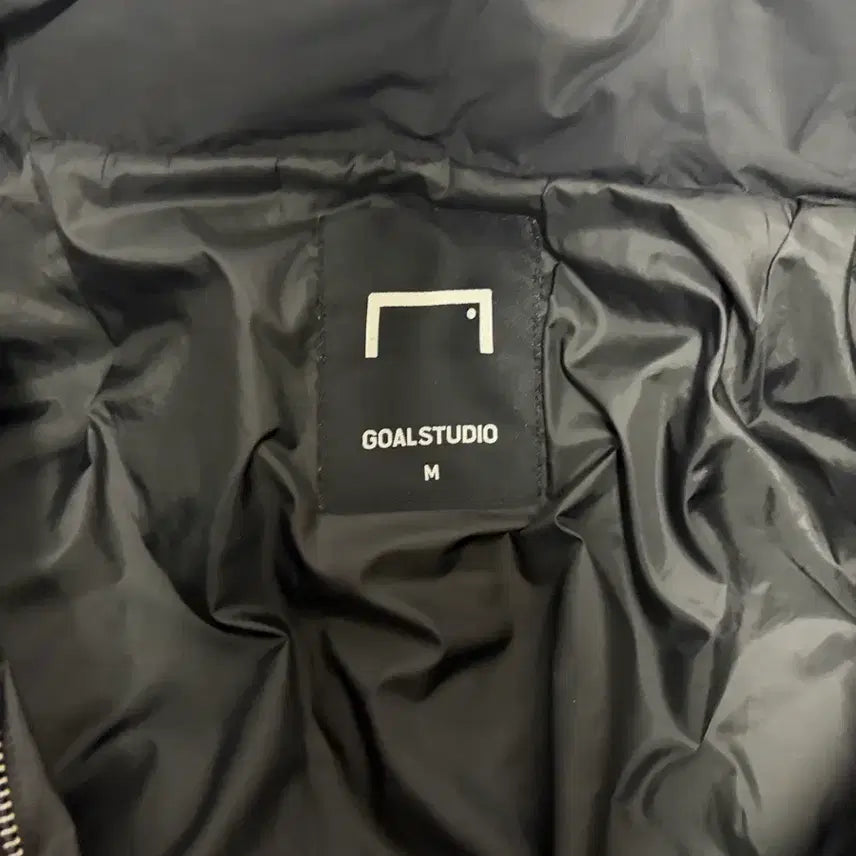 [BUNJANG] Goal Studio Embossed Padded Jacket M / 골 스튜디오 엠보싱 패딩 M