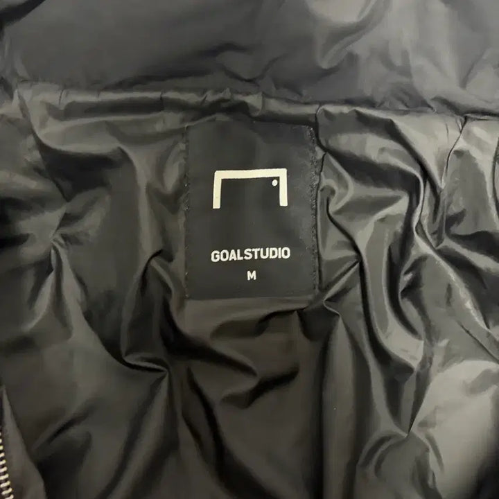 [BUNJANG] Goal Studio Embossed Padded Jacket M / 골 스튜디오 엠보싱 패딩 M