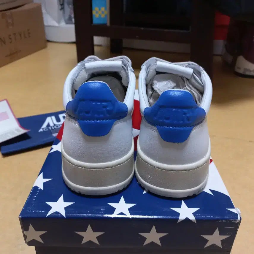 [BUNJANG] Autry Medalist Blue Tab Sneakers / [260]  오트리 메달리스트 블루탭 260사이즈 새상품