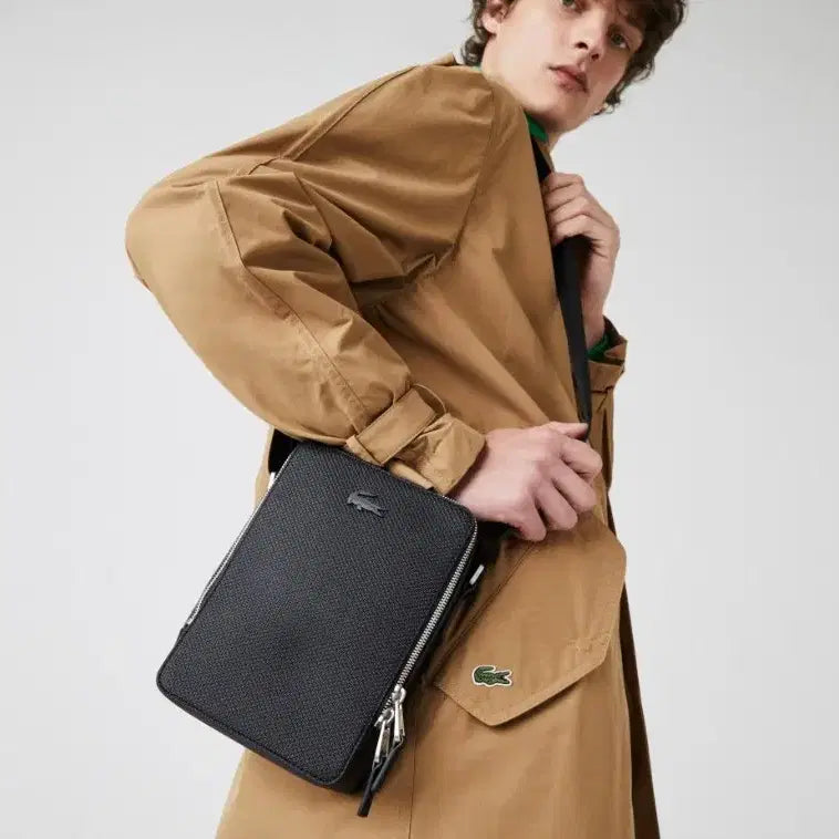 [BUNJANG] Lacoste Black Leather Mini Crossbody Bag / 새상품 라코스테 블랙 가죽 미니크로스백 산타코