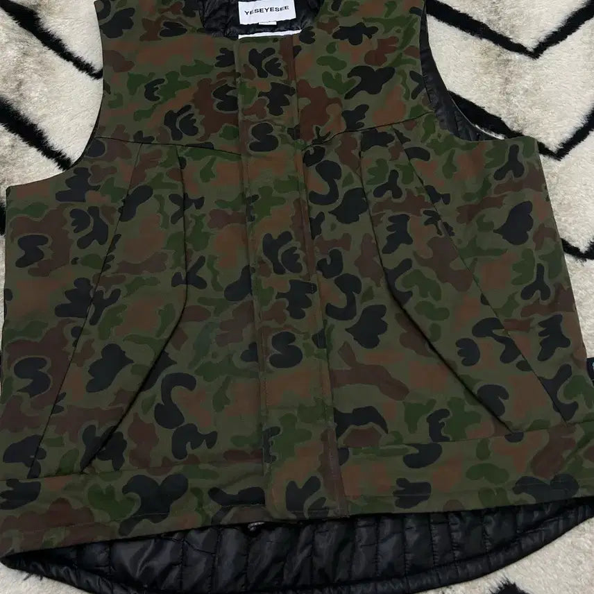 [BUNJANG] YesEyeSee Jungle Quilted Vest / [L]예스아이씨 정글 누빔 베스트