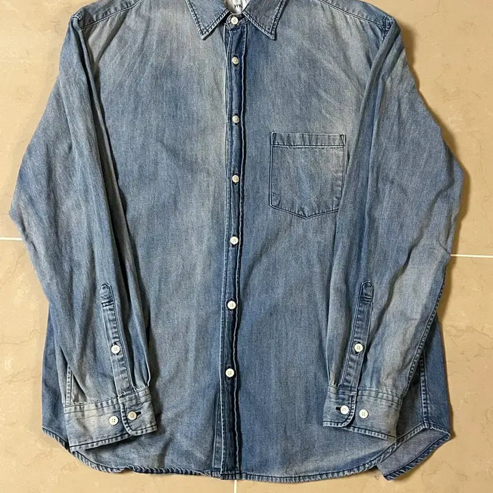 [BUNJANG] Years Ago Poika Bleached Denim Shirt (Size 2) / 이얼즈어고 포이카셔츠 블리치 데님 2사이즈