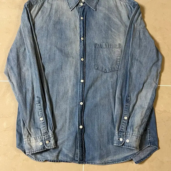 [BUNJANG] Years Ago Poika Bleached Denim Shirt (Size 2) / 이얼즈어고 포이카셔츠 블리치 데님 2사이즈