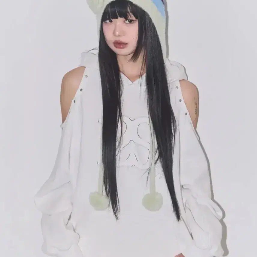 [BUNJANG] Illigo Cutout Hoodie / 일리고 컷아웃 후드티