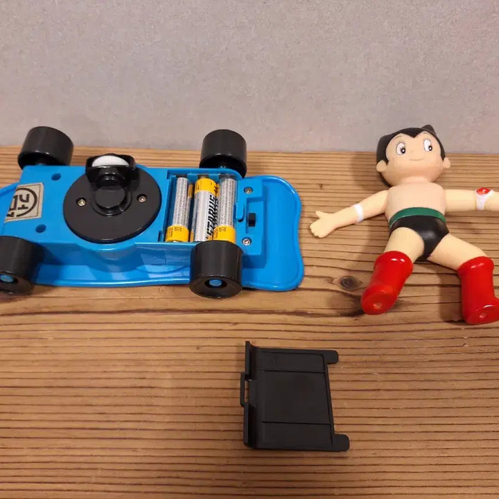 [BUNJANG] Atom Figure 1999 Skateboard / 스케이트보드타는 피규어 아톰 1999년