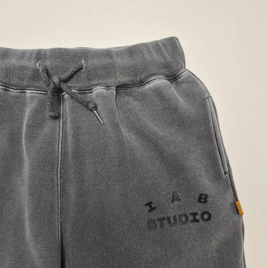 [BUNJANG] IAB Studio Pigment Crewneck & Sweatpants Set / 아이앱스튜디오 피그먼트 상하의 세트(크루넥,스웨트팬츠)