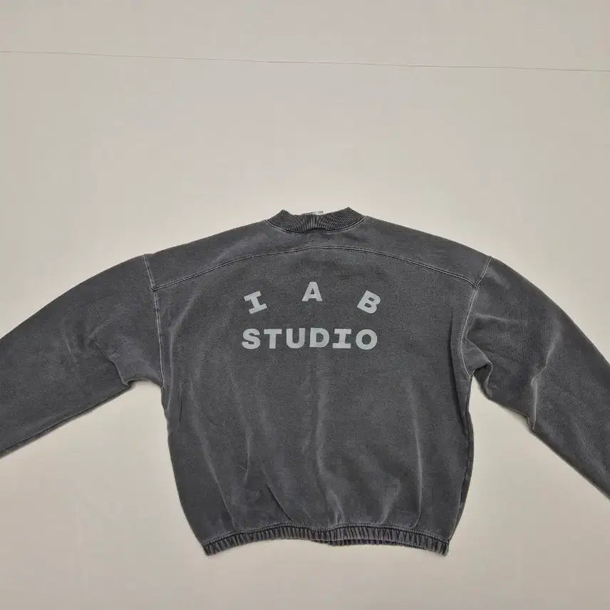 [BUNJANG] IAB Studio Pigment Crewneck & Sweatpants Set / 아이앱스튜디오 피그먼트 상하의 세트(크루넥,스웨트팬츠)