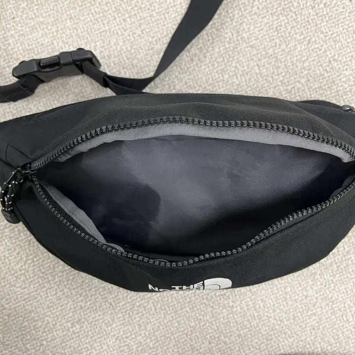 [BUNJANG] The North Face Black Hip Sack Bag / 노스페이스 블랙 힙색 가방 0127M1
