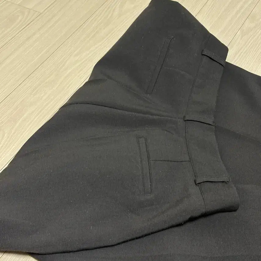 [BUNJANG] Trendier Apparel Brown Pleated Wide Leg Slacks / 트랜디어패럴 브라운 핀턱 와이드 슬랙스