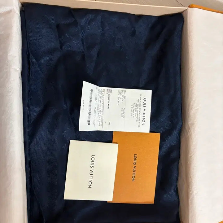 [BUNJANG] Louis Vuitton Evermore Shawl Navy / 루이비통 에버모어 숄 네이비