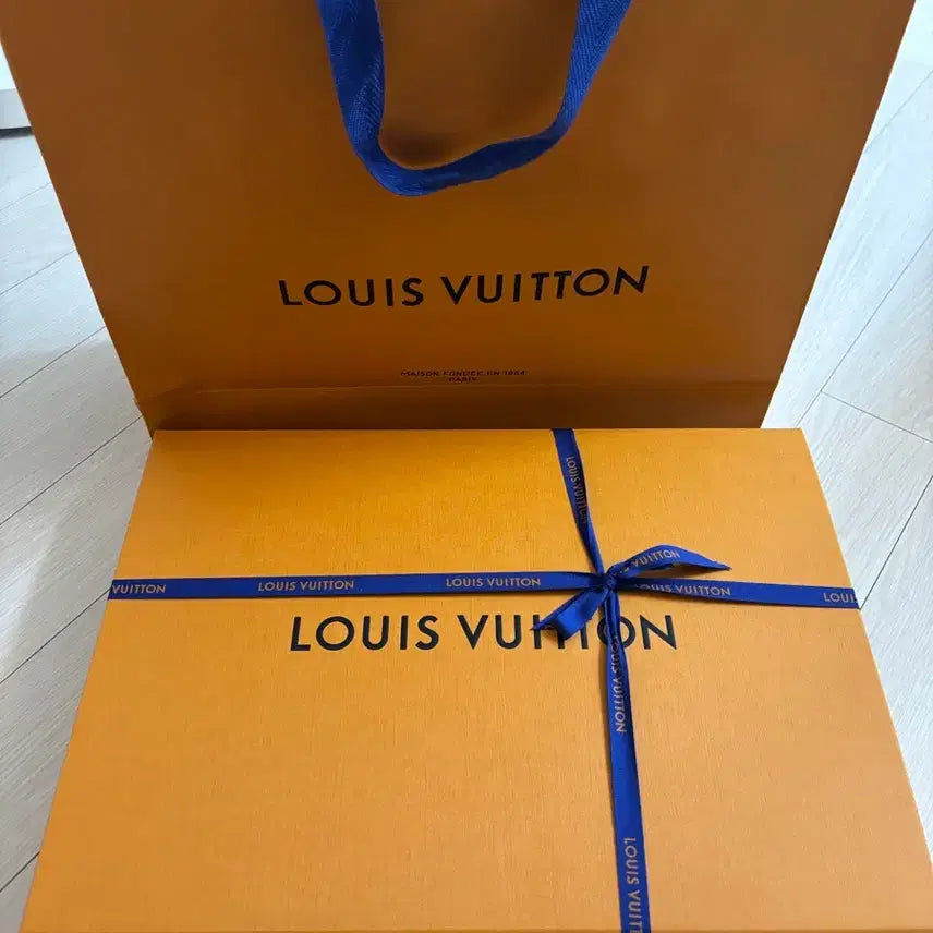 [BUNJANG] Louis Vuitton Evermore Shawl Navy / 루이비통 에버모어 숄 네이비