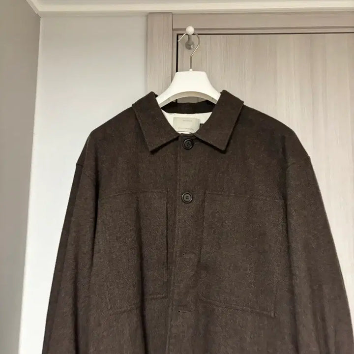 [BUNJANG] AMOMENTO Padded Crop Wool Jacket Brown / 아모멘토 패디드 크롭 울 자켓 브라운