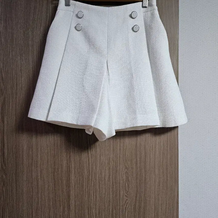 [BUNJANG] JJ JIGOTT Tweed Double Button Shorts / JJ지고트 더블버튼 트위드 팬츠