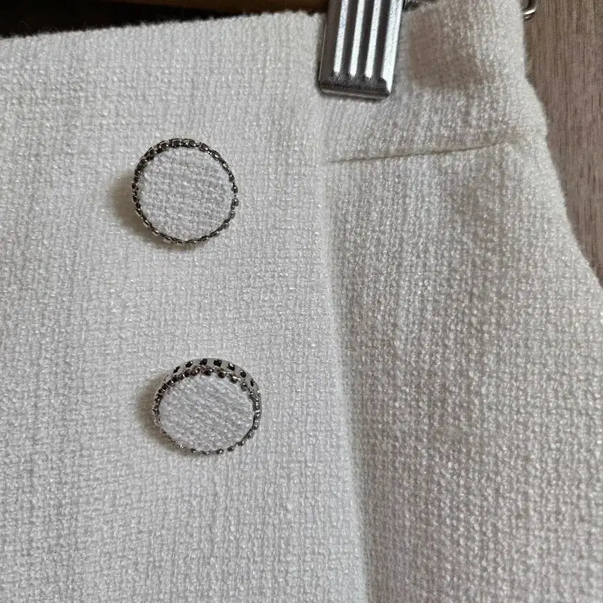 [BUNJANG] JJ JIGOTT Tweed Double Button Shorts / JJ지고트 더블버튼 트위드 팬츠