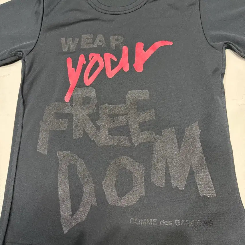 [BUNJANG] Comme des Garcons 2017 Freedom Graphic T-shirt / 2017 꼼데가르송 네 자유를 입어 반팔 티셔츠