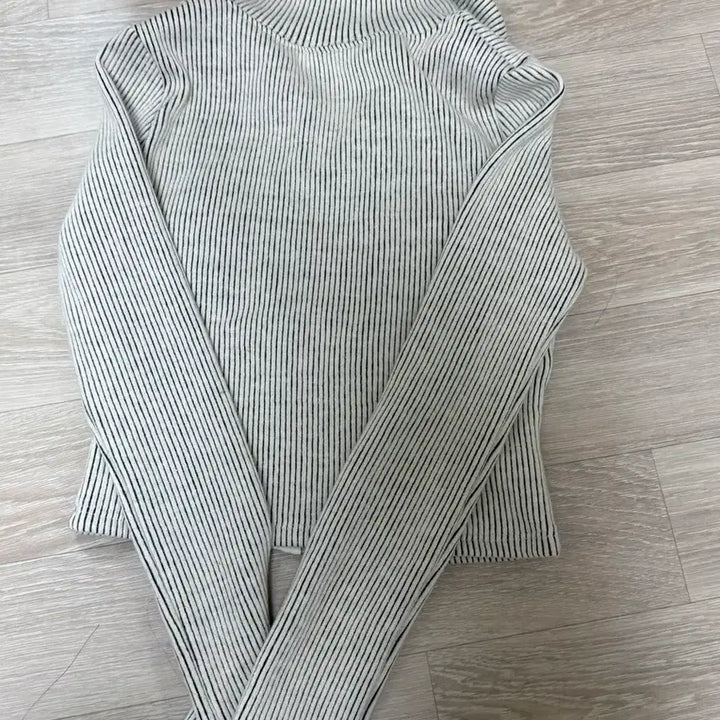 [BUNJANG] BIBI DEV Cross Cargo Cardigan / (고윤정착용)비데블 크로스 카고 배색 가디건 새상품