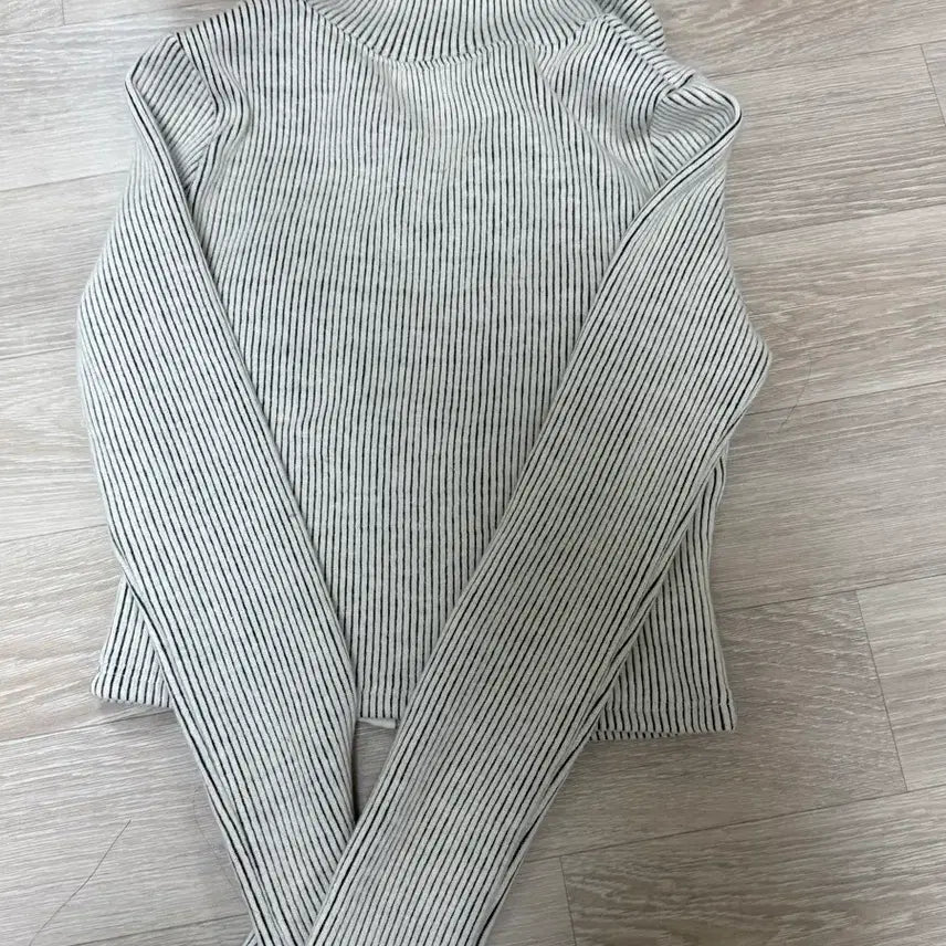 [BUNJANG] BIBI DEV Cross Cargo Cardigan / (고윤정착용)비데블 크로스 카고 배색 가디건 새상품