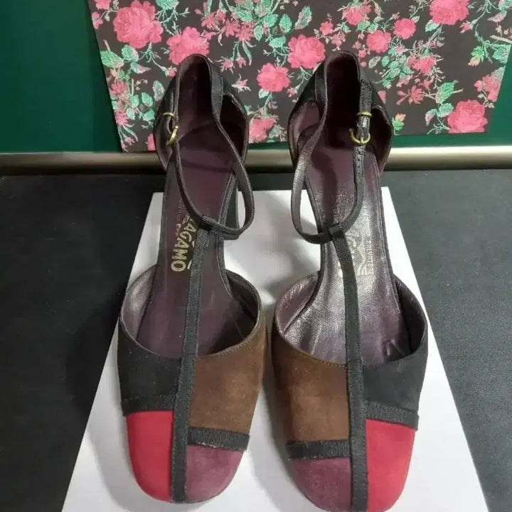 [BUNJANG] Salvatore Ferragamo Suede Heel Pumps (245) / 여성 살바토르 페라가모  스웨이드힐  펌프스 구두 (245)