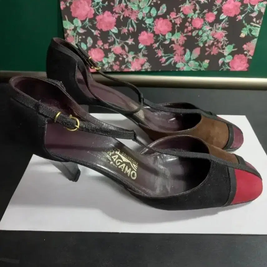 [BUNJANG] Salvatore Ferragamo Suede Heel Pumps (245) / 여성 살바토르 페라가모  스웨이드힐  펌프스 구두 (245)