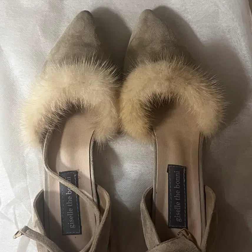 [SOLD OUT] 밍크퍼 구두 245