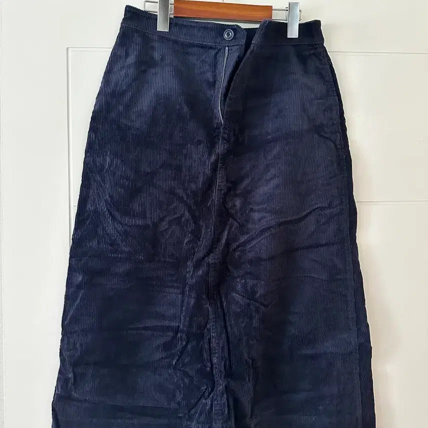 [BUNJANG] Uniqlo Navy Corduroy Midi Skirt / 네이비 코듀로이 스커트 유니클로