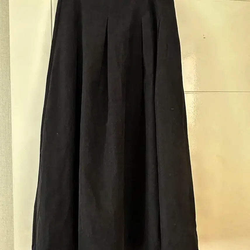 [BUNJANG] Black Pleated Midi Skirt / 검정 플리츠 스커트