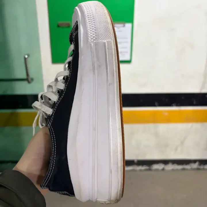 [BUNJANG] 컨버스 척테일러 블랙 로우 스니커즈 260사이즈 / 컨버스 척테일러 블랙 로우 스니커즈 260사이즈