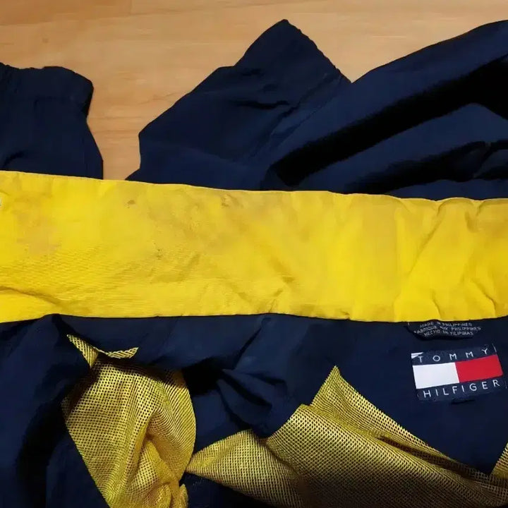 [BUNJANG] Tommy Hilfiger Old School Windbreaker Jacket / 타미힐피거 올드스쿨 바람막이 백로고