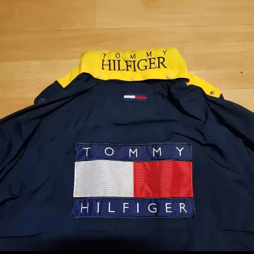 [BUNJANG] Tommy Hilfiger Old School Windbreaker Jacket / 타미힐피거 올드스쿨 바람막이 백로고