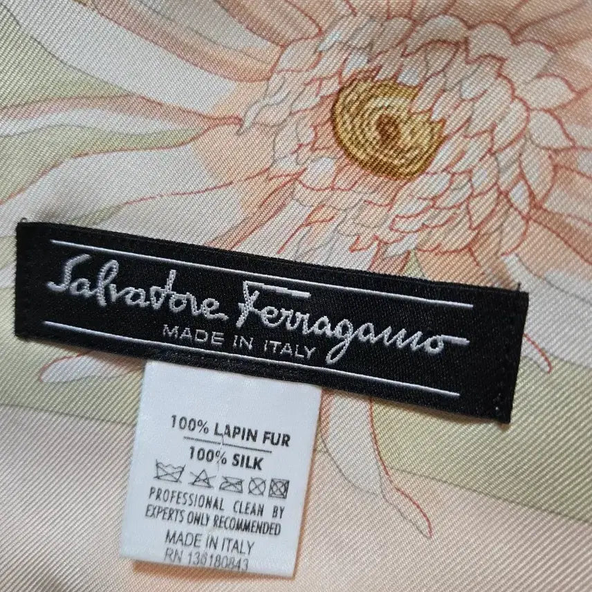 [BUNJANG] Salvatore Ferragamo Lapin Fur Muffler / 미사용급 Salvatore Ferragamo 라팽 퍼 머플실크 안감실크