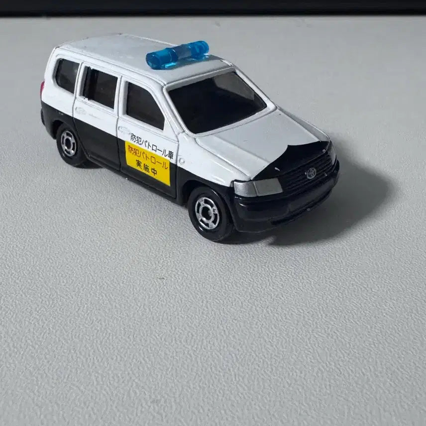 [BUNJANG] Tomica Toyota Probox Police Car / 토미카 도요타 프로박스 경찰차 판매합니다