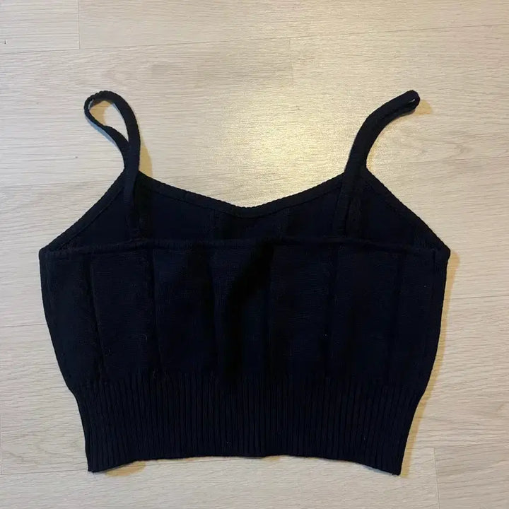 [BUNJANG] U.RAGO Lena Cropped Sleeveless Knit Top (Navy) / 유라고 Lena 크롭 슬리브리스 니트탑 (네이비)