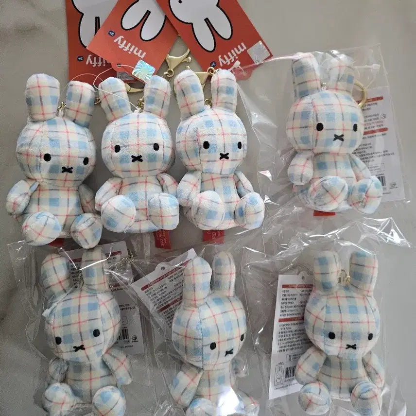 [BUNJANG] Miffy Check Doll Keyring / (정품) 체크미피 인형 키링