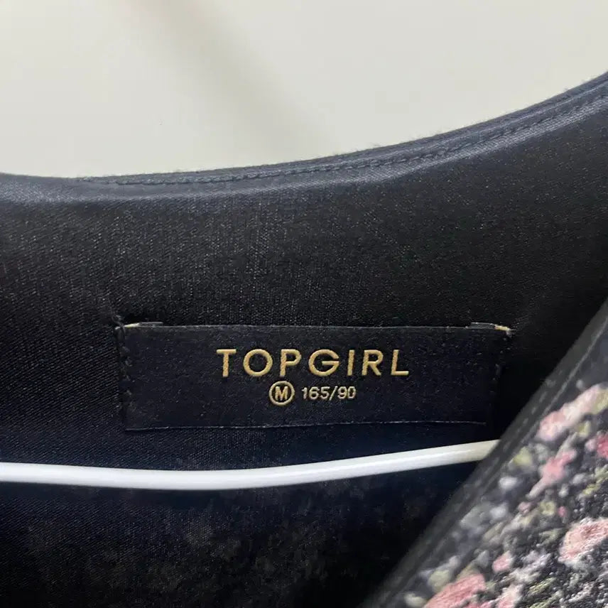 [BUNJANG] Top Girl Floral Blouse / 탑걸 꽃무늬 상의