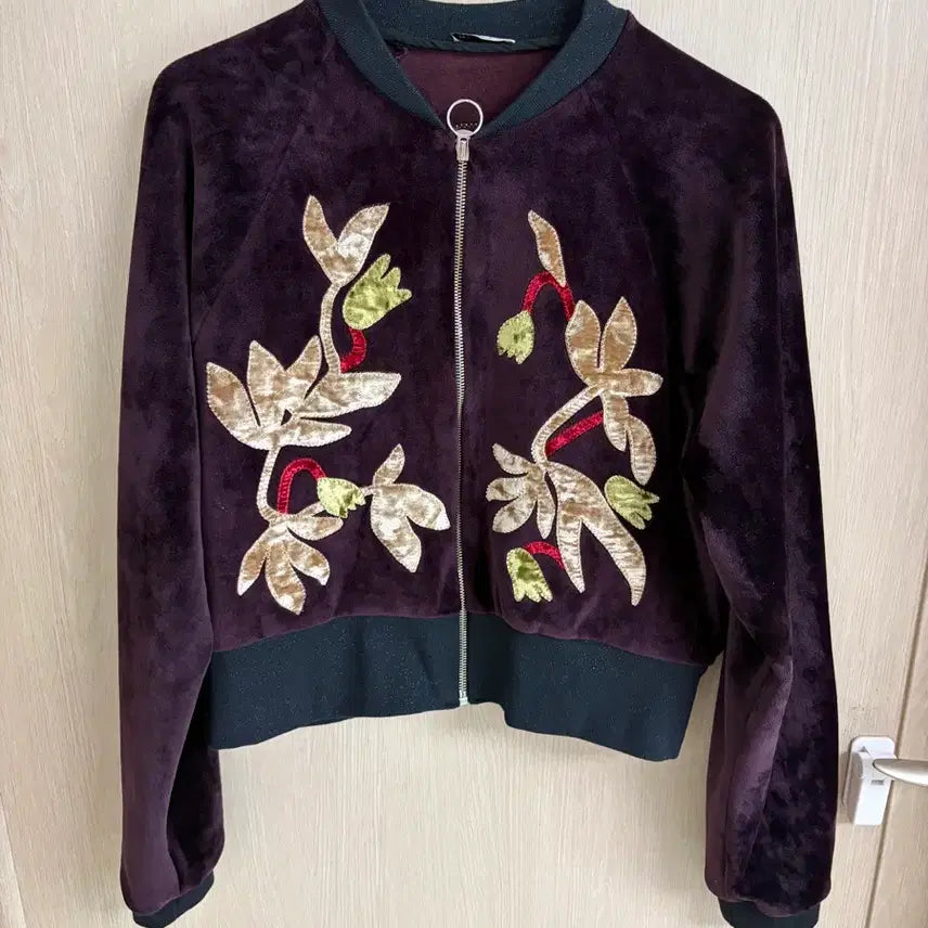 [BUNJANG] ZARA Velvet Embroidered Bomber Jacket / 자라 벨벳 자수 장식 봄버 자켓