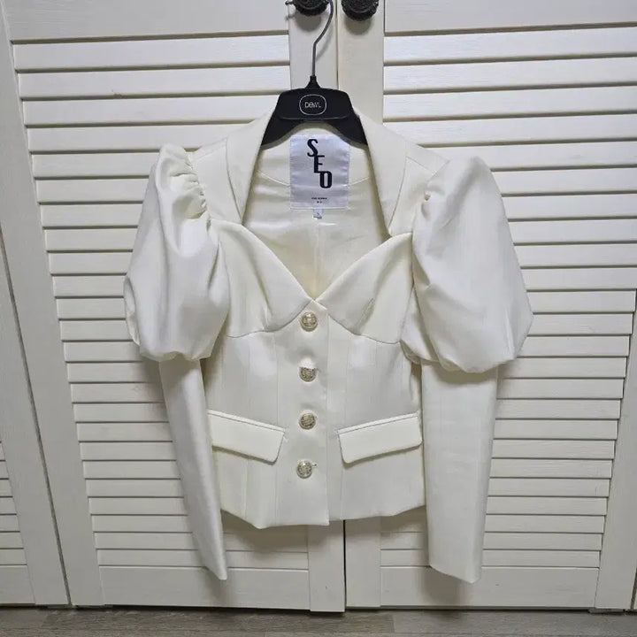 [BUNJANG] Seokjin Perfume Puff Blouse / 서쿠키 퍼프 블라우스